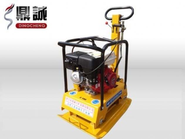 點(diǎn)擊查看詳細(xì)信息<br>標(biāo)題：雙向振動(dòng)平板夯 閱讀次數(shù)：12261