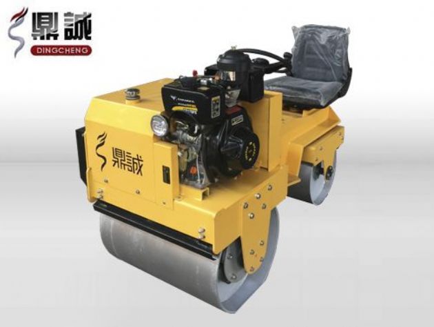 點(diǎn)擊查看詳細(xì)信息<br>標(biāo)題：DC850C座駕式壓路機(jī) 閱讀次數(shù)：14283