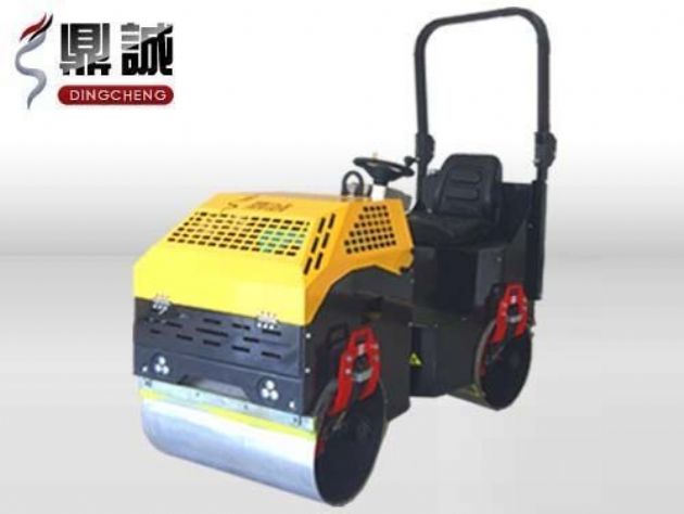 點(diǎn)擊查看詳細(xì)信息<br>標(biāo)題：1噸全液壓振動(dòng)壓路機(jī) 閱讀次數(shù)：13623